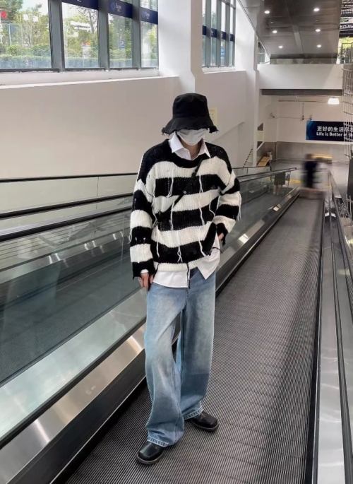 Black And White Stringy Stripes Sweater | Karina - Aespa