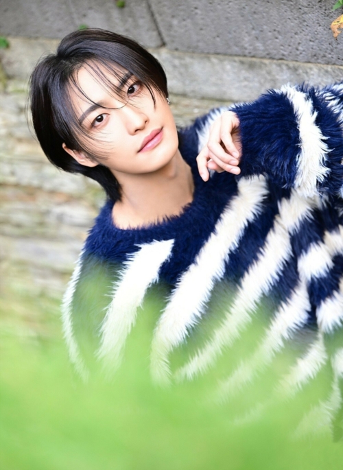 Black And White Stripes Fur Sweater | Seonghwa - ATEEZ