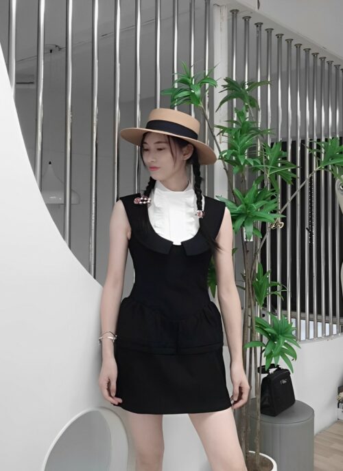 Black Low Neckline Collared Doll Dress | Rose - BlackPink