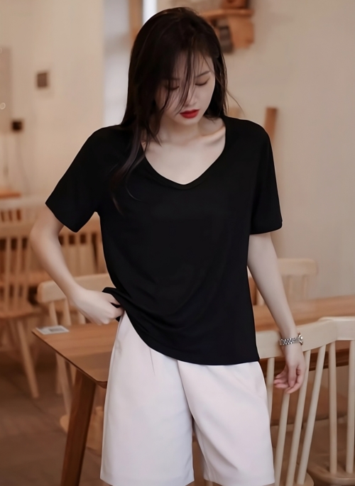 Black Low Neckline T-Shirt | San - ATEEZ