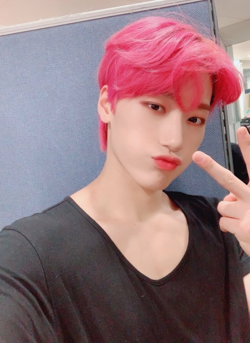Black Low Neckline T-Shirt | San - ATEEZ