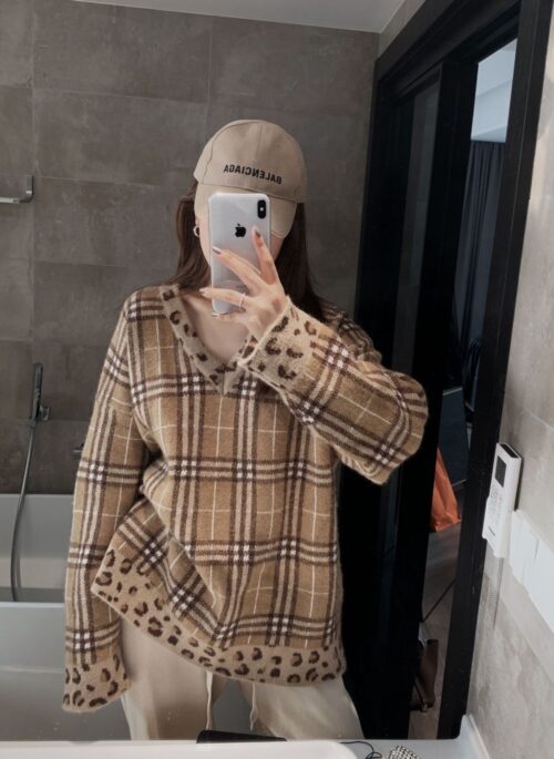 Brown V-Neck Leopard Print Detailed Sweater | Jisoo – Blackpink