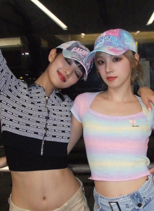 Multicolored Gradient Pastel Cropped T-Shirt | Yuqi – (G)I-DLE