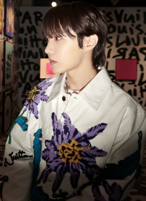 White Artsy Flower Collared Jacket | J-Hope – BTS