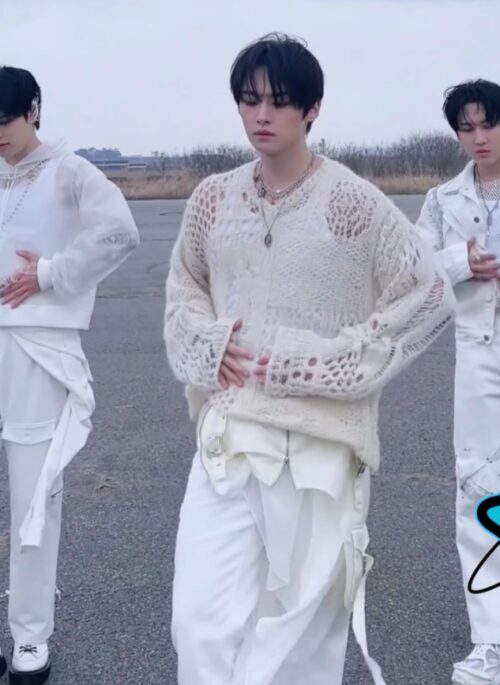 White Crochet V-Neck Sweater | LeeKnow – Stray Kids
