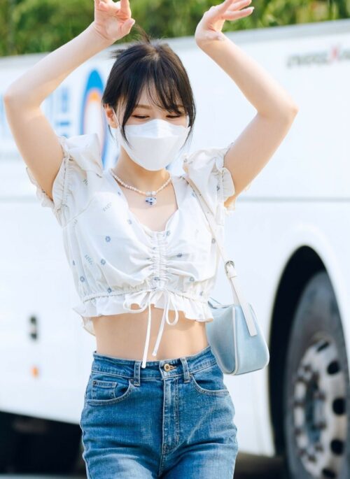 White Floral Drawstring Crop Top | Wendy - Red Velvet