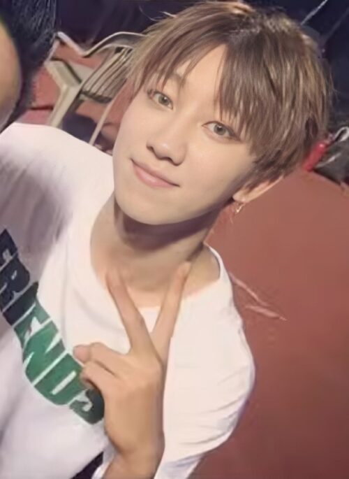 White 'FRIENDS' Print T-Shirt | The8 - Seventeen