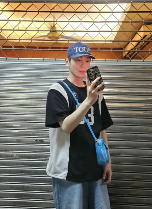White Mini Faux Leather Phone Bag | Key - SHINee