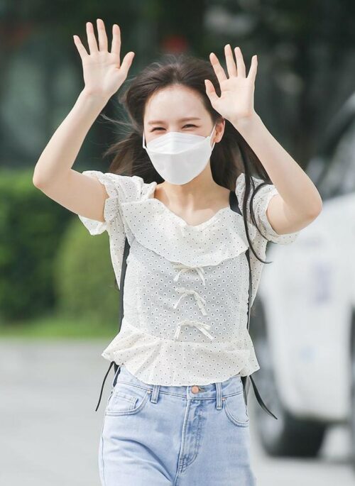 White Ruffled Puff Sleeves Bow Blouse | Wendy - Red Velvet