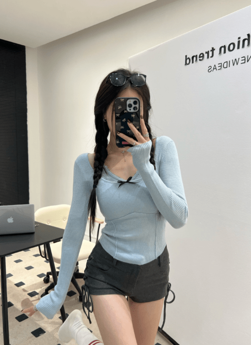 Blue Layered Halter Neck And Long Sleeve Top | Yujin - IVE