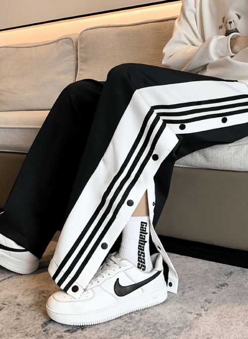 Black Side Striped Button Pants | Sihyeon - Everglow