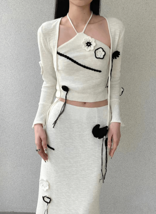 White Flower Embroidered Crop Cardigan | Danielle - NewJeans